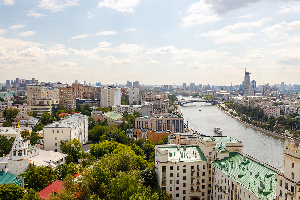 Люкс с балконом и видом на реку