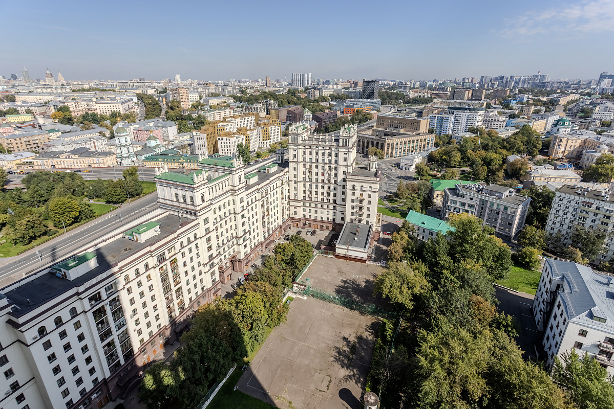 Улучшенные апартаменты с балконом на 21 этаже